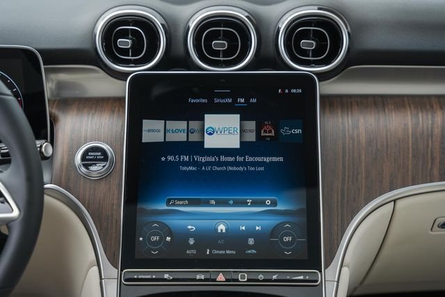 New 2026 Polar White Mercedes-Benz GLC 300 image 22