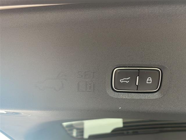 New 2027 Star White Metallic Tri-Coat Ford MAX Platinum image 68