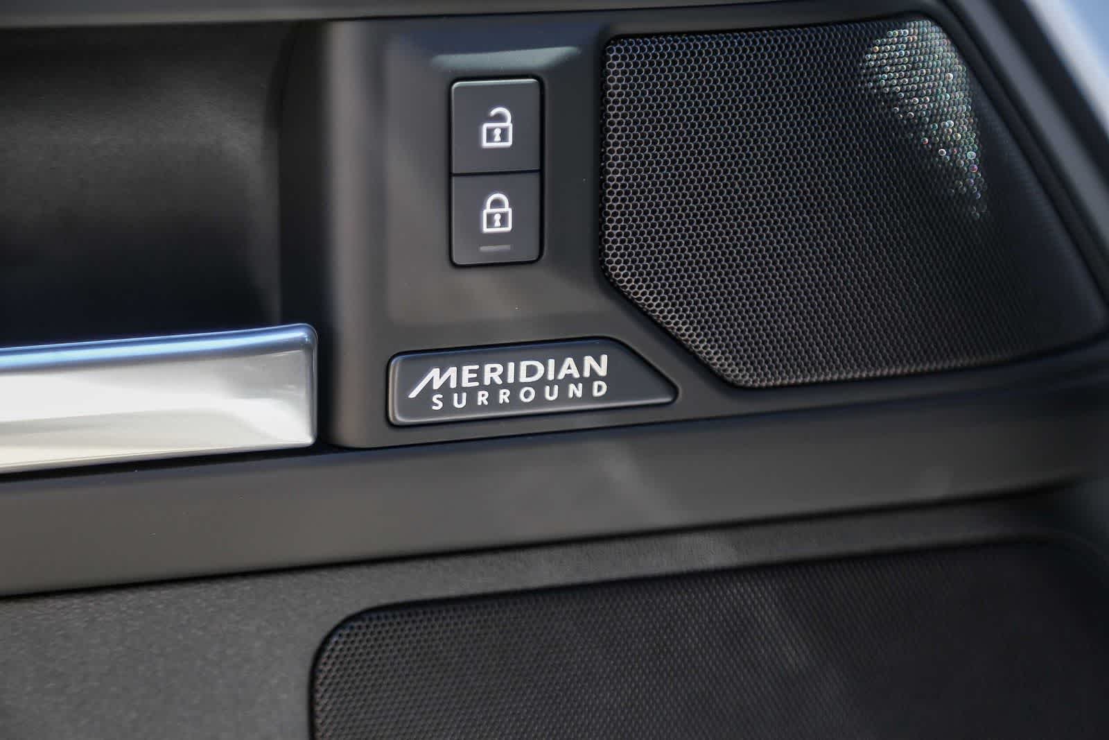 New 2026 Fuji White Land Rover X-Dynamic SE image 21