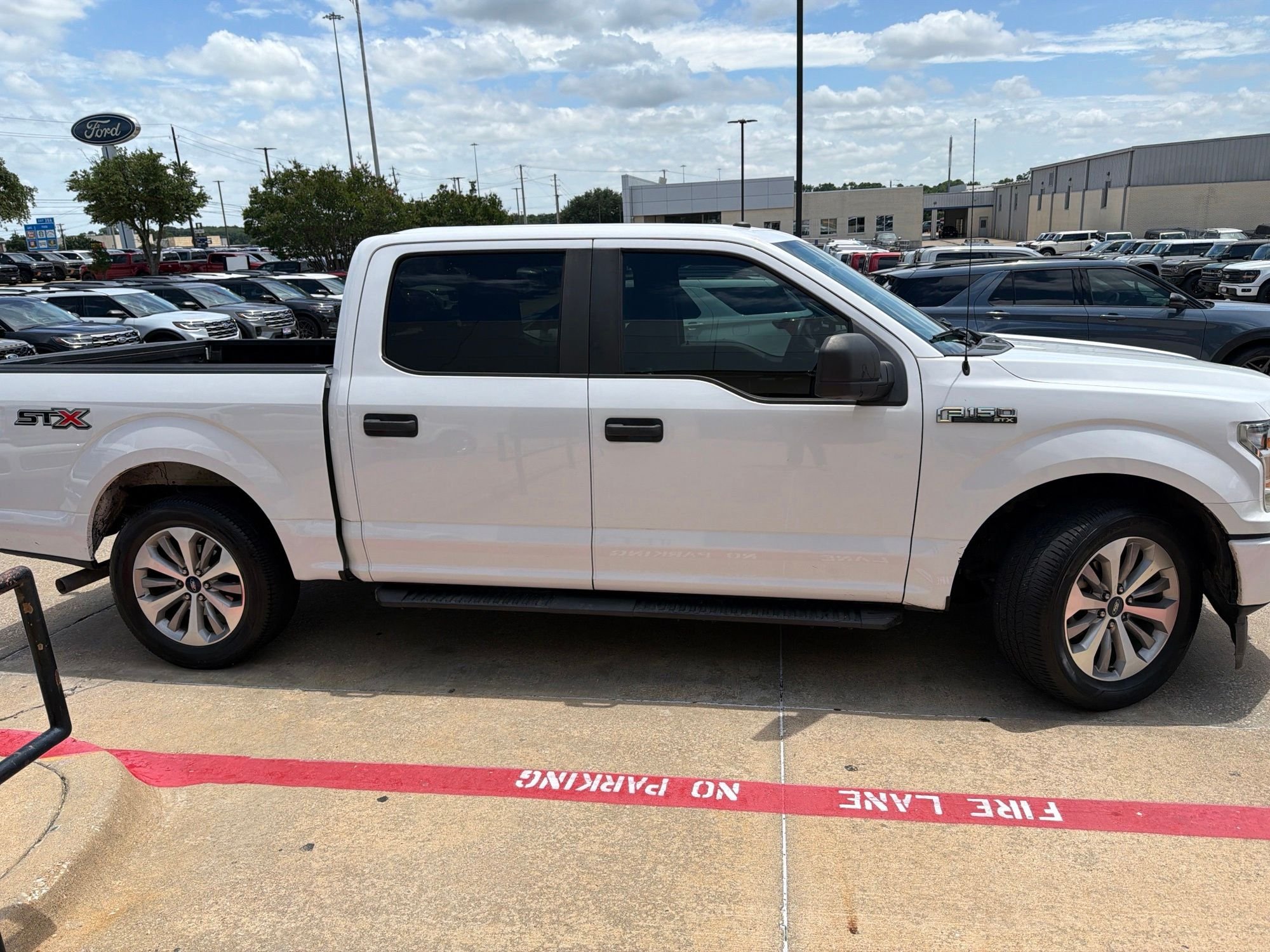 Used 2018 White Ford XL image 4