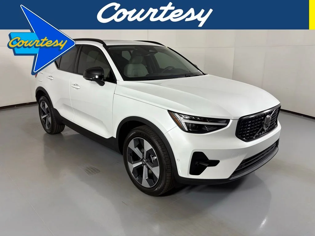 2026 Volvo XC40 B5 Plus Dark AWD's photo