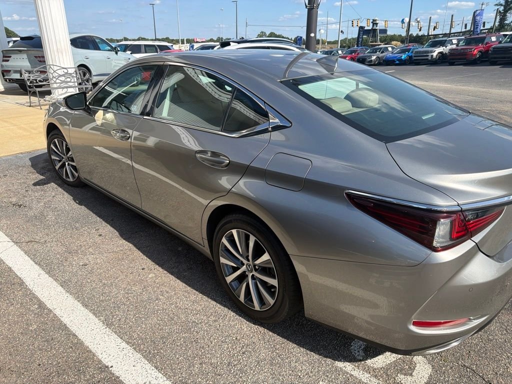 Used 2019 Silver Lexus 350 image 3