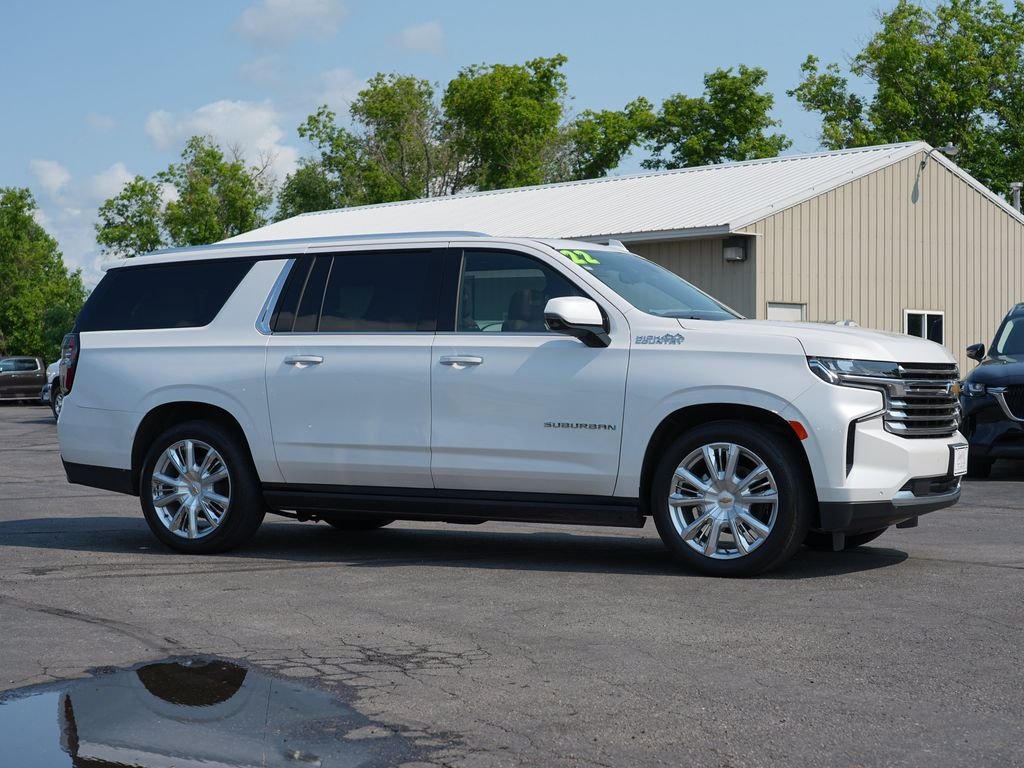 Used 2022 Beige Chevrolet High Country image 2
