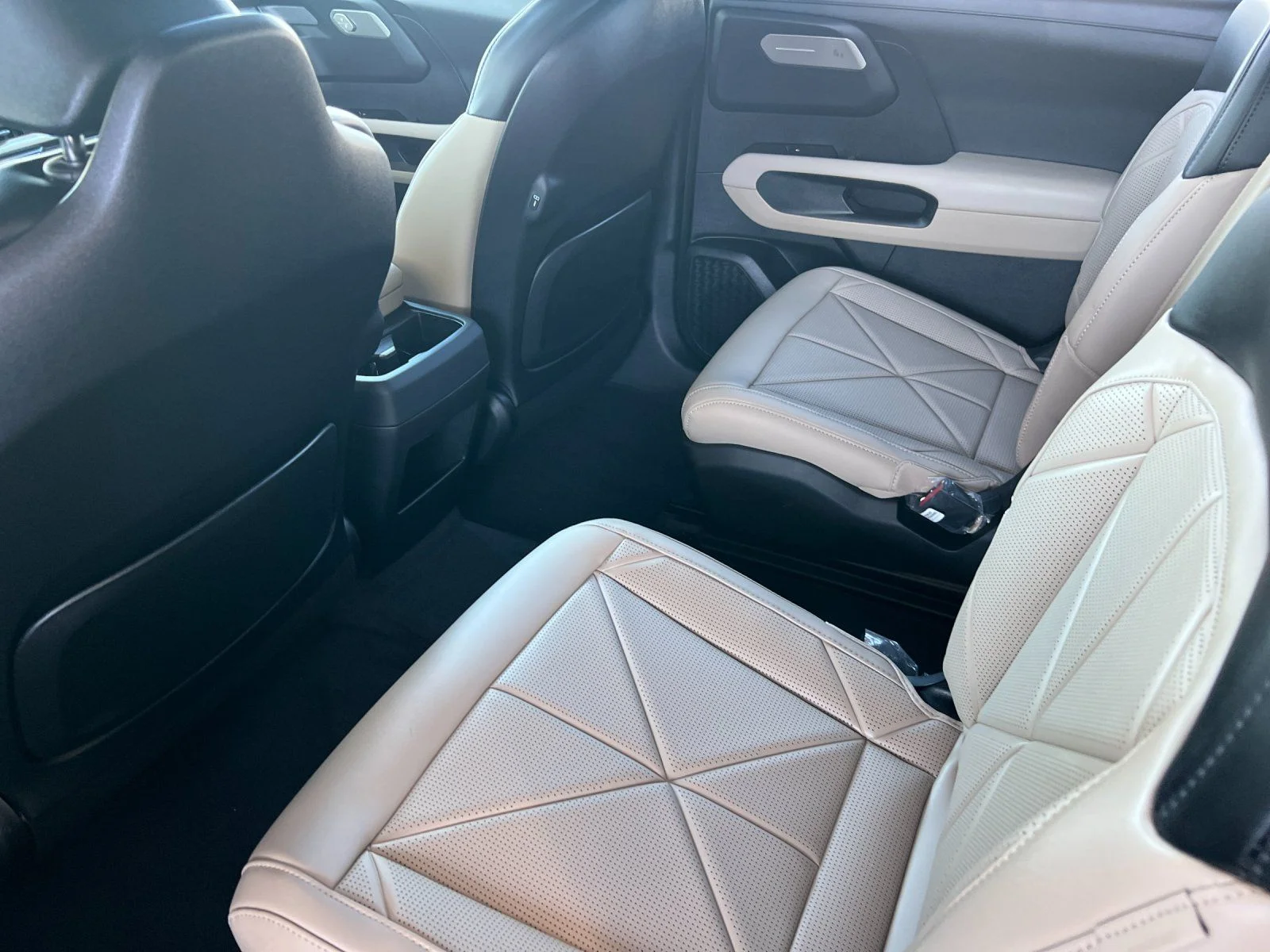 New 2027 White Kia EX image 12