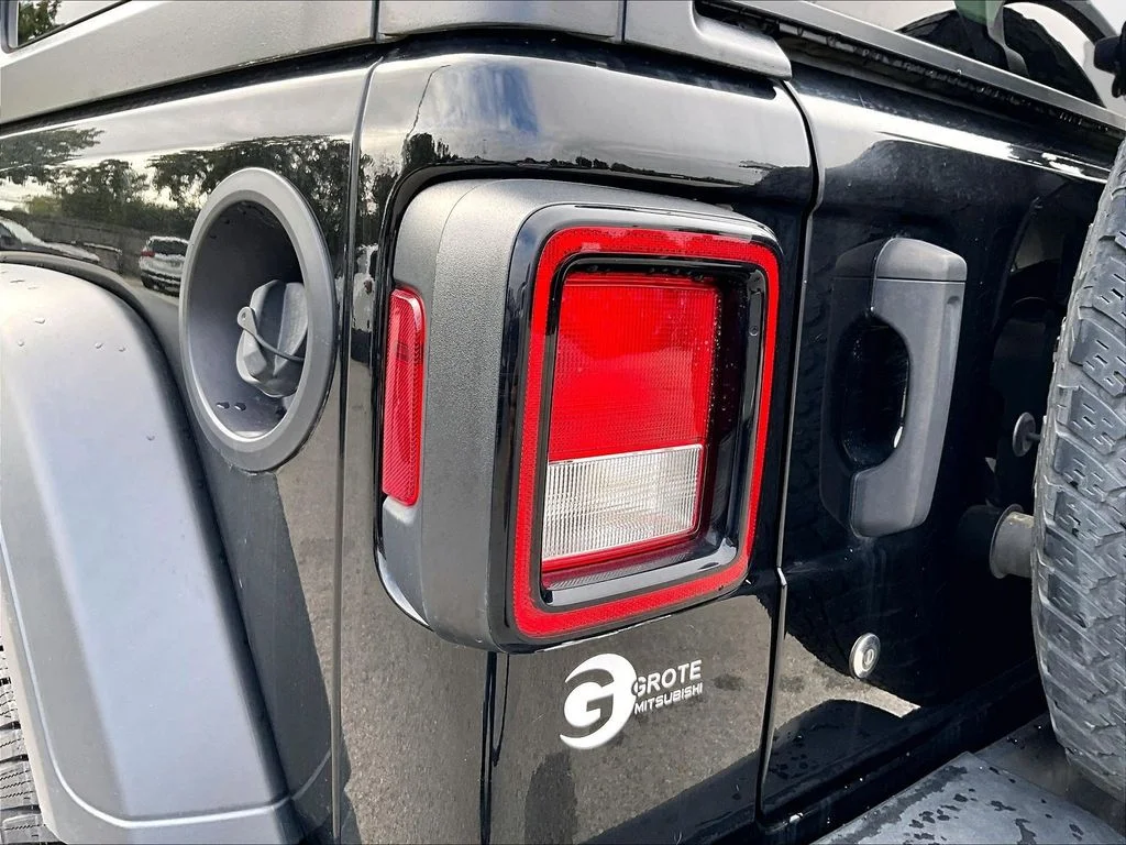 Used 2018 Black Jeep Unlimited Sport S image 29