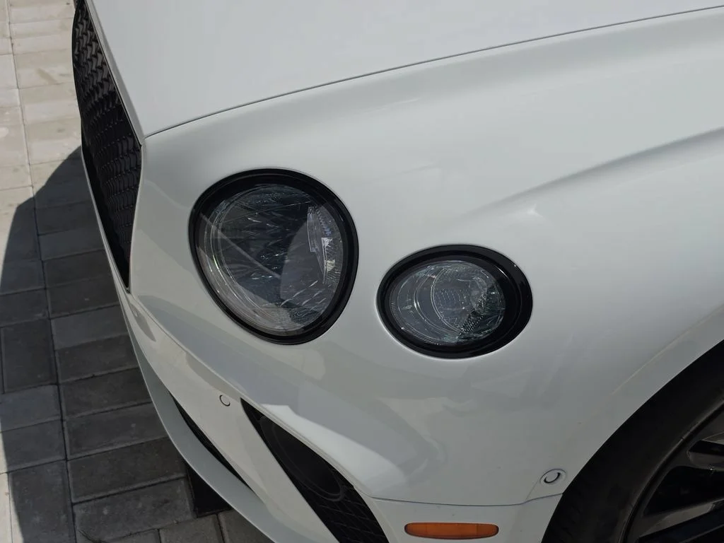 Used 2022 Glacier White Bentley Speed image 8