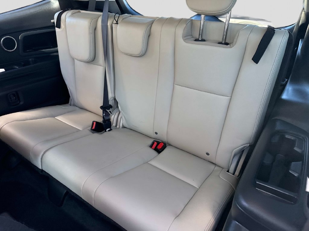 Used 2025 White Subaru Limited image 17