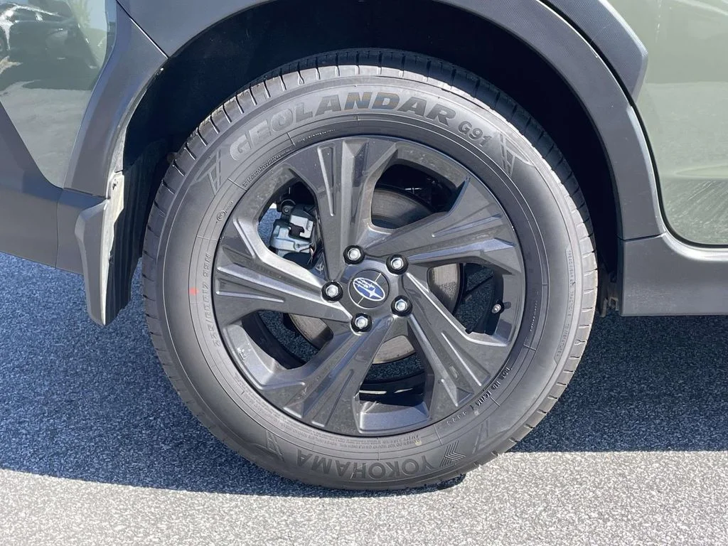 Used 2026 Alpine Green Subaru Base image 30
