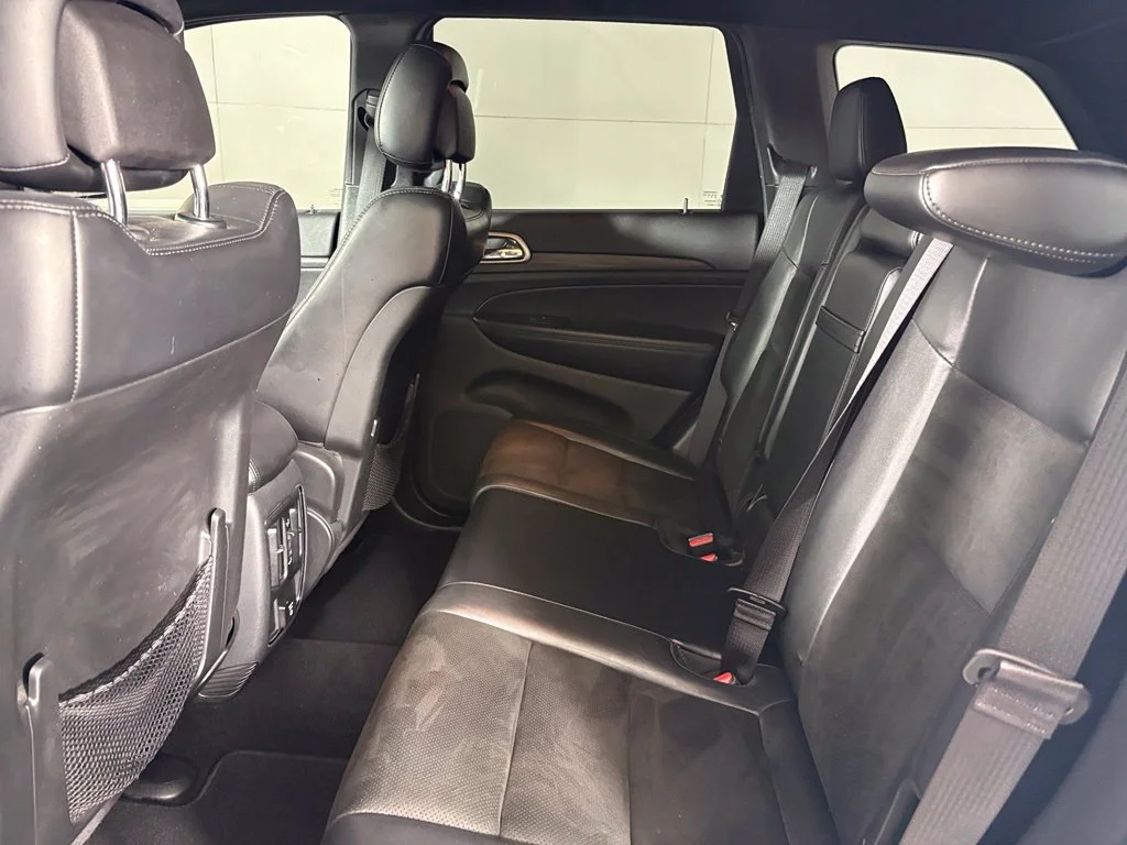 Used 2019 White Jeep Altitude image 39