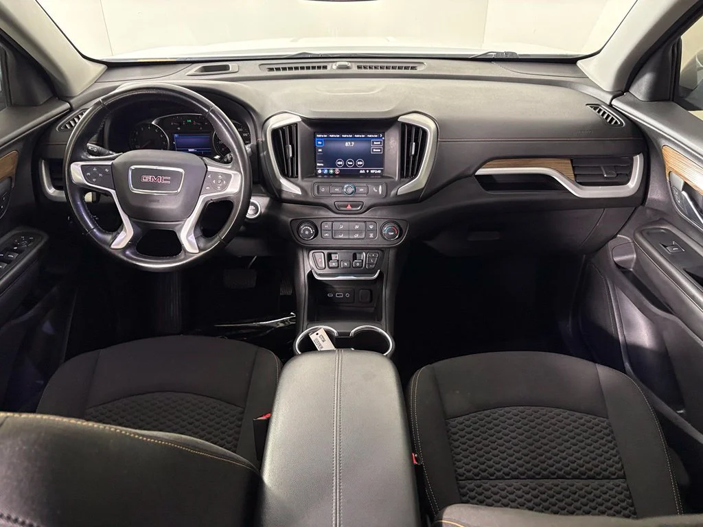 Used 2021 White GMC SLE image 30