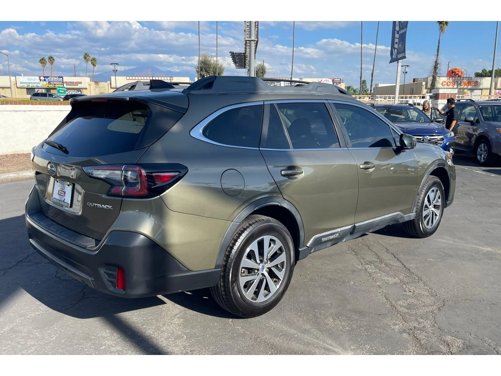 Used 2021 AUTUMN GREEN META Subaru Premium image 5