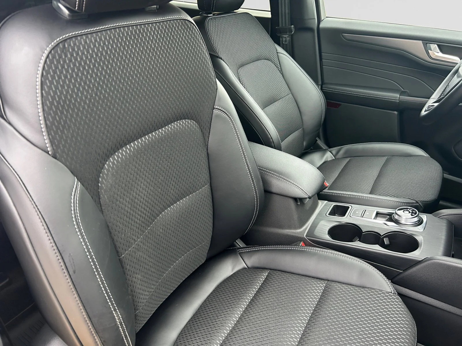 New 2026 Star White Metallic Tri-Coat Ford PHEV image 12