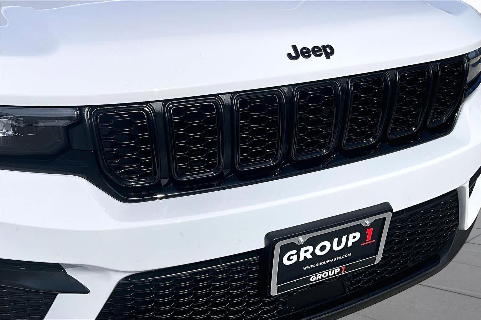 Used 2024 Bright White Clearcoat Jeep Altitude image 30