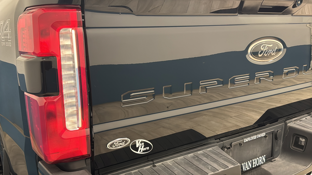 Used 2025 Agate Black Metallic Ford Lariat image 43