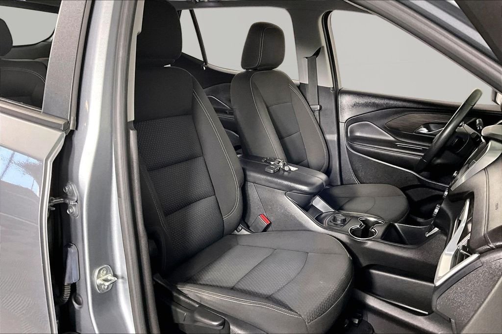 Used 2023 Silver GMC SLE image 27