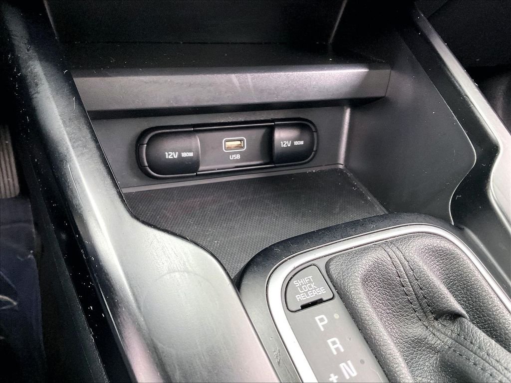 Used 2024 Gravity Gray Kia LX image 31