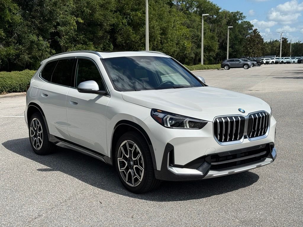 Used 2024 Mineral White Metallic BMW xDrive28i image 7