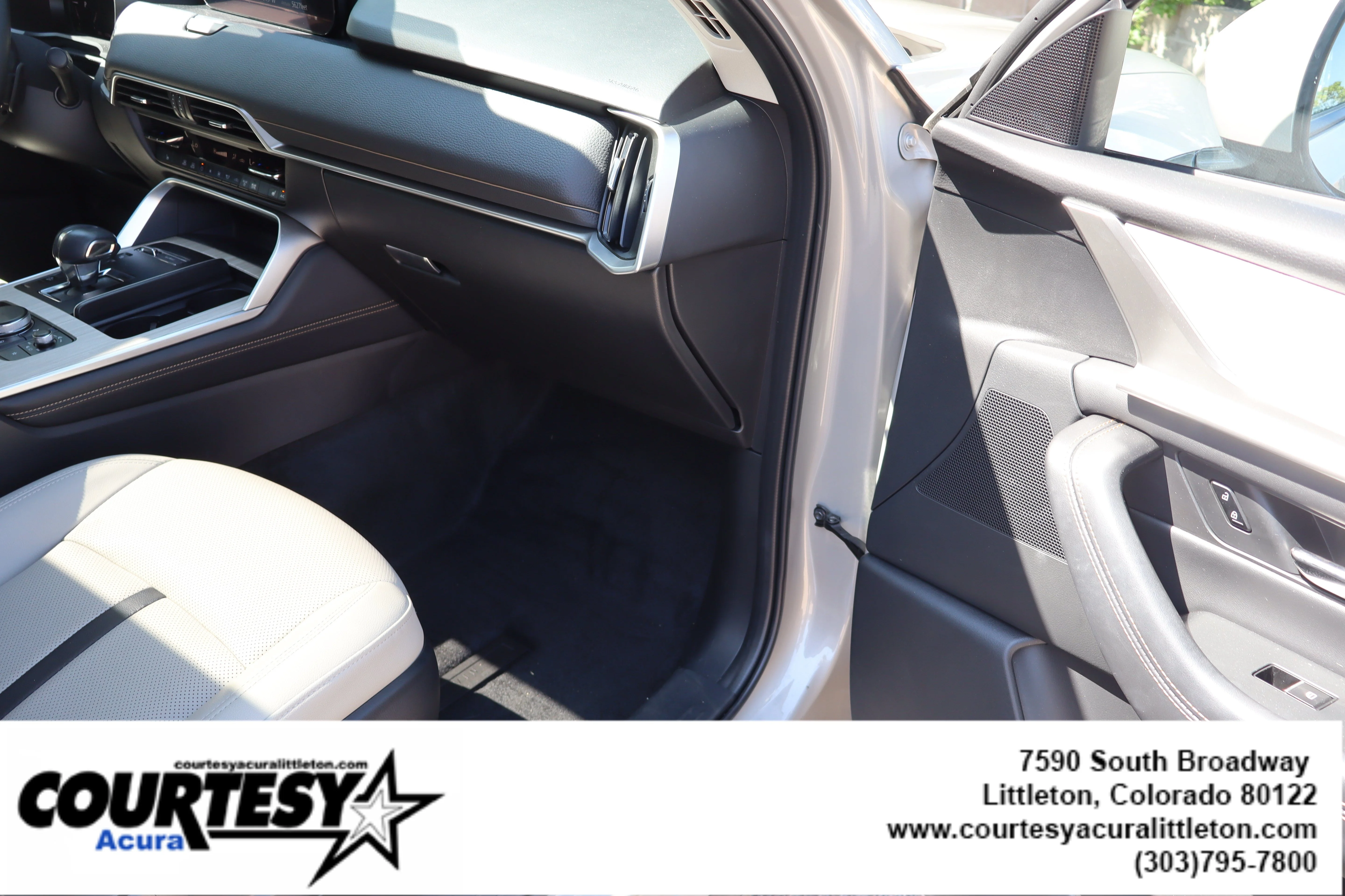 Used 2024 Platinum Quartz Mazda Preferred image 35