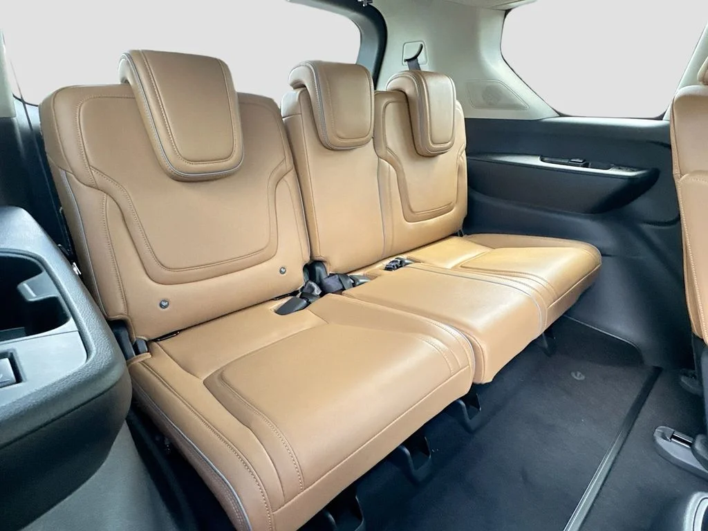 New 2027 RADIANT WHITE INFINITI Luxe 4WD image 29