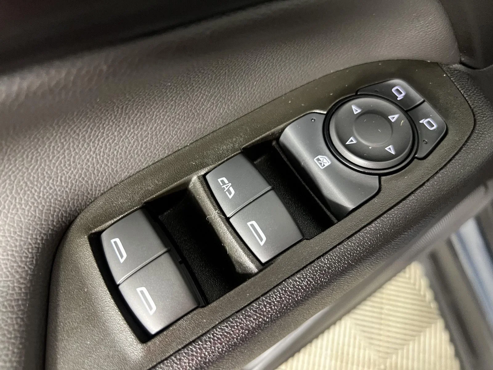 Used 2024 Lakeshore Blue Metallic Chevrolet LT image 20