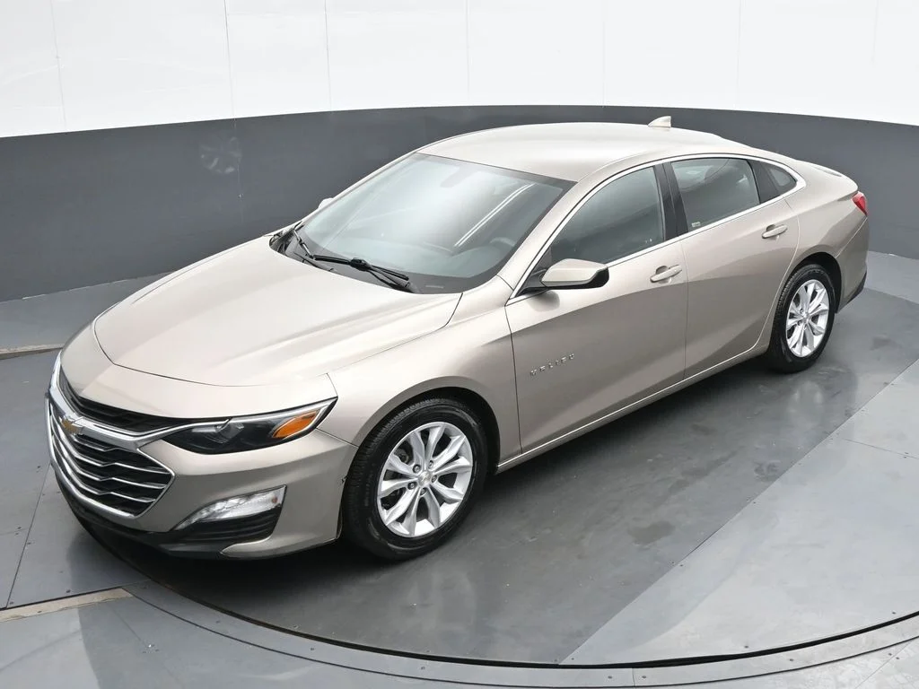 Used 2022 Gray Chevrolet LT image 17