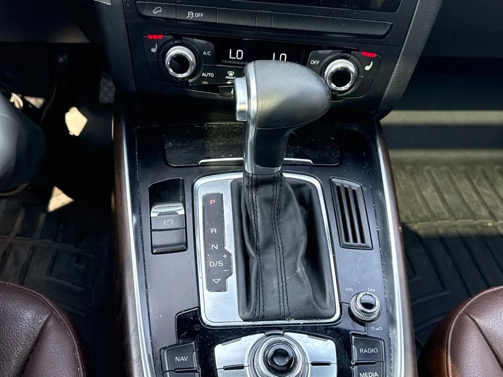 Used 2015 Moonlight Blue Audi 2.0T Premium image 30