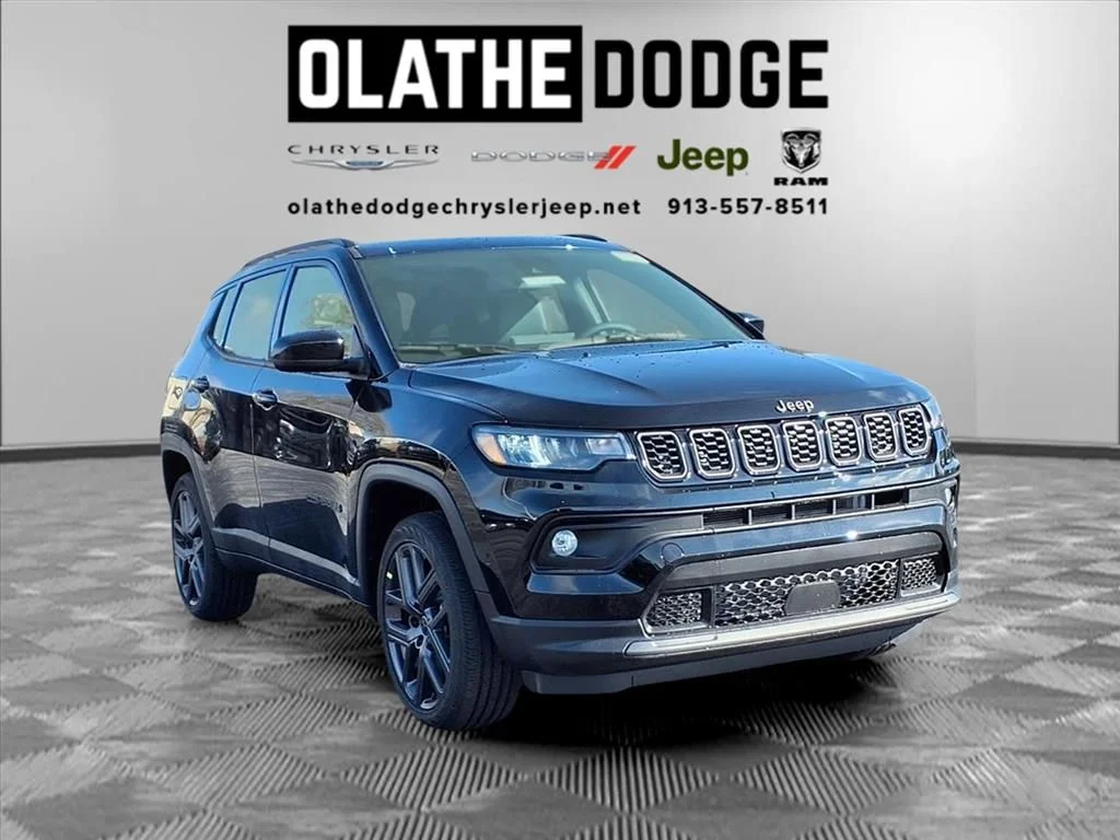 New 2026 Diamond Black Crystal Pearlcoat Jeep Latitude image 27