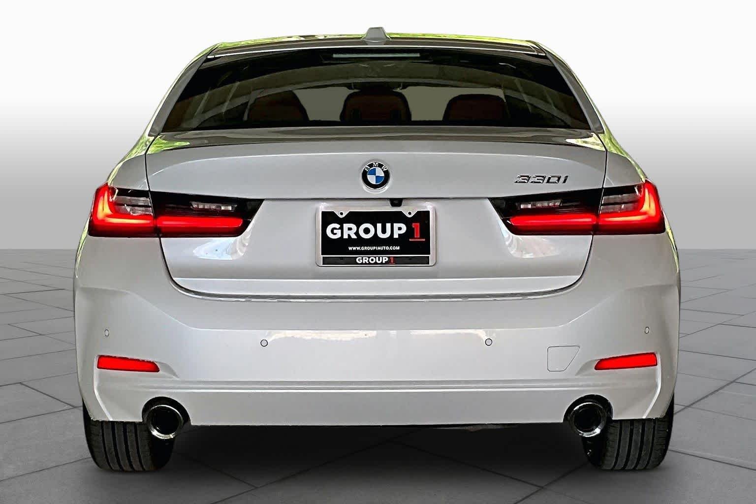 Used 2025 Mineral White Metallic BMW 330i image 4