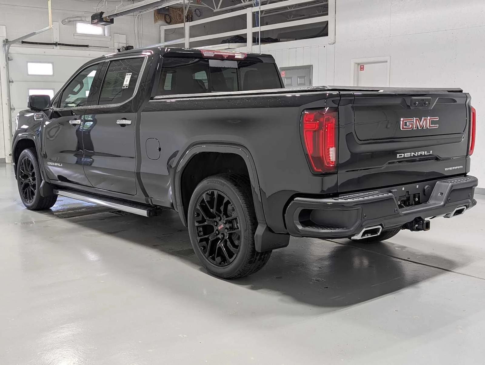 Used 2023 Onyx Black GMC Denali image 11