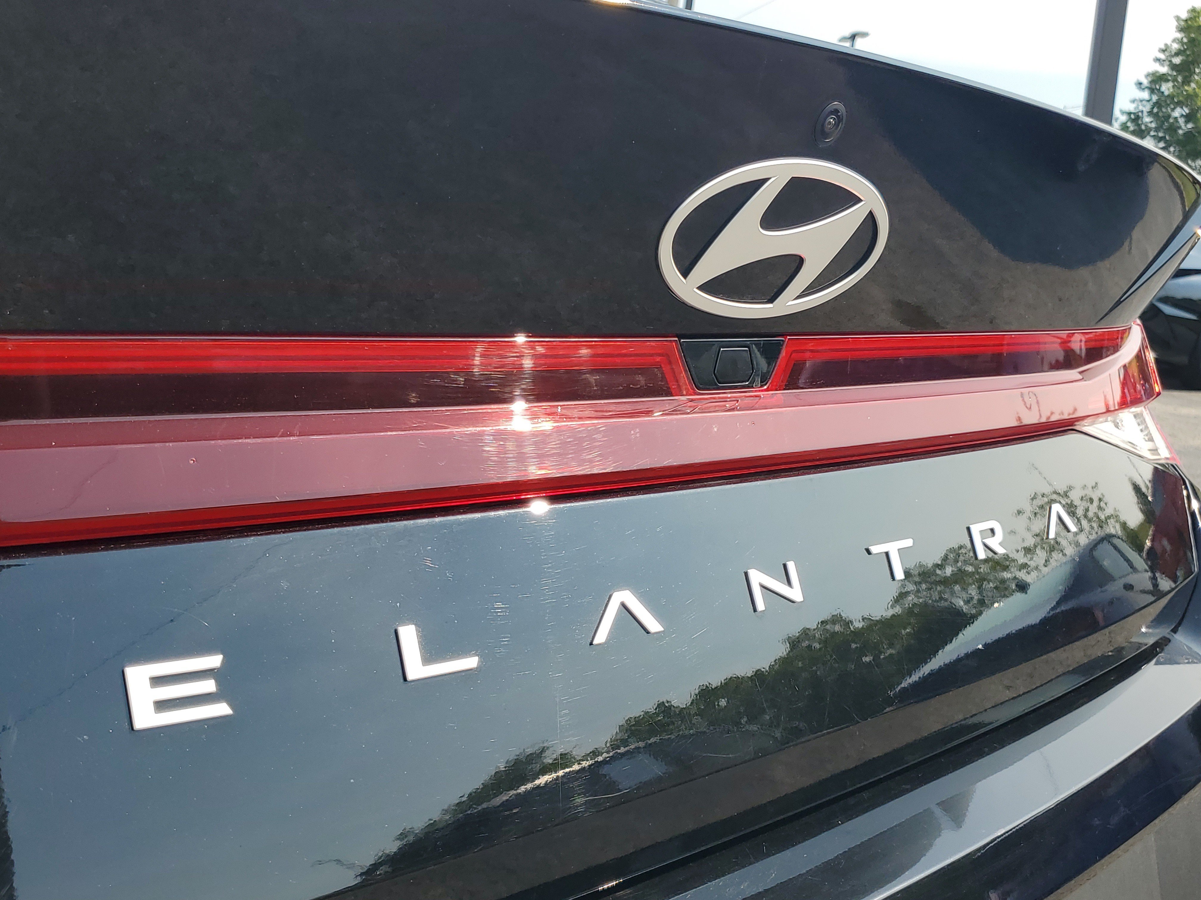 Used 2024 Abyss Black Hyundai SEL image 5
