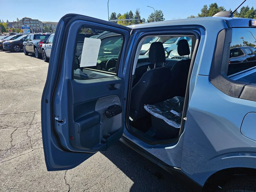 New 2025 Azure Gray Metallic Tri-Coat Ford XLT image 16
