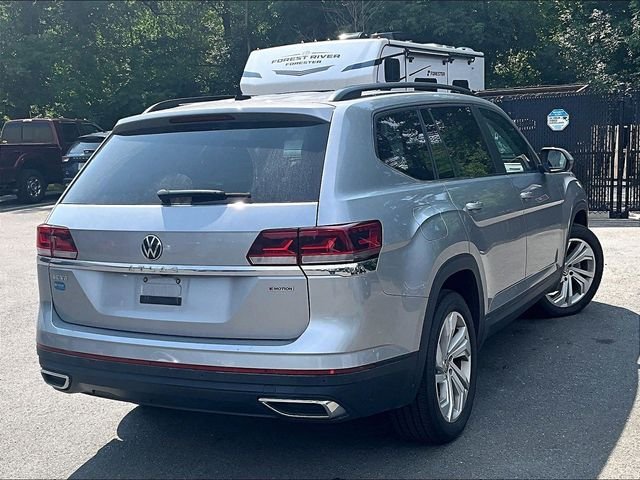 Used 2021 Silver Volkswagen 3.6L V6 SE w/Technology image 4