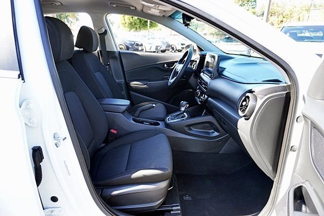 Used 2023 White Hyundai SEL image 10