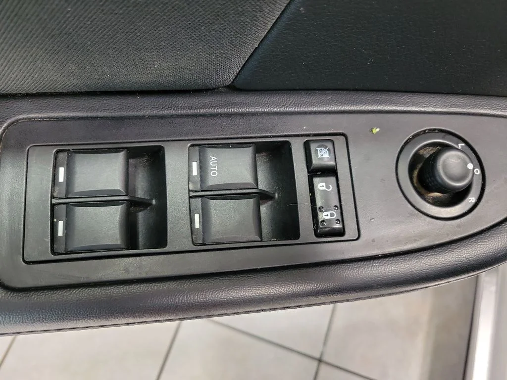 Used 2012 Silver Chrysler Touring image 25