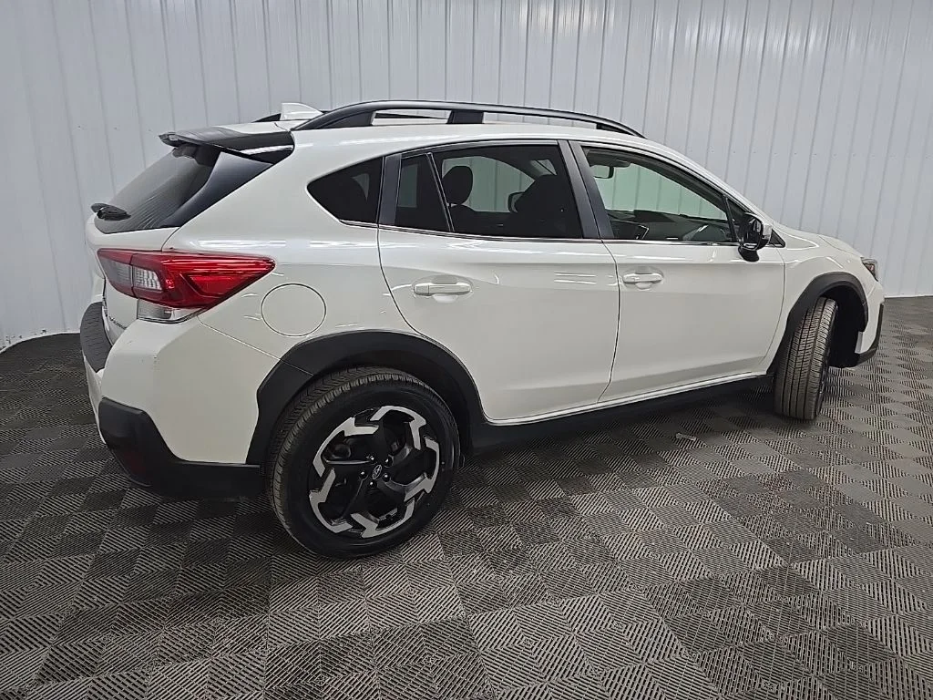 Used 2023 Crystal White Pearl Subaru Limited image 3