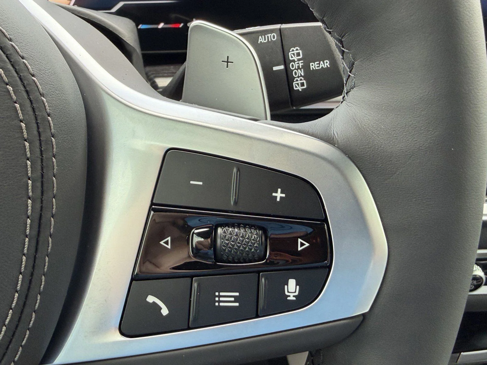 New 2026 Black Sapphire Metallic BMW xDrive40i image 34
