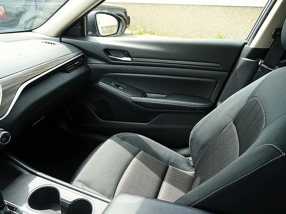 Used 2025 Gun Metallic Nissan SV image 39