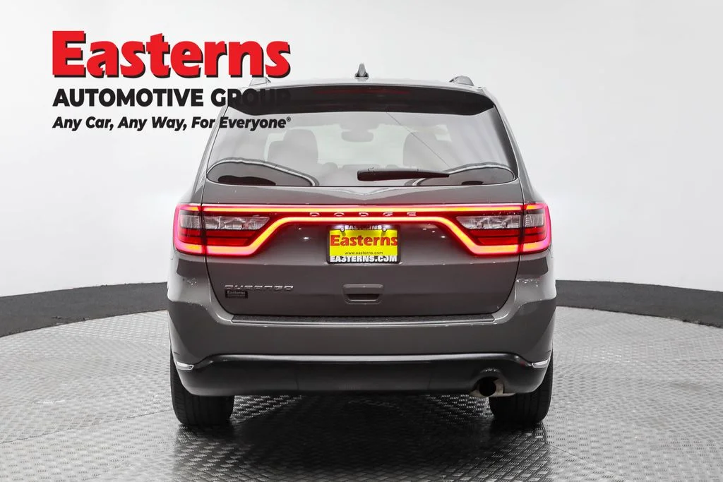 Used 2023 Gray Dodge SXT image 6