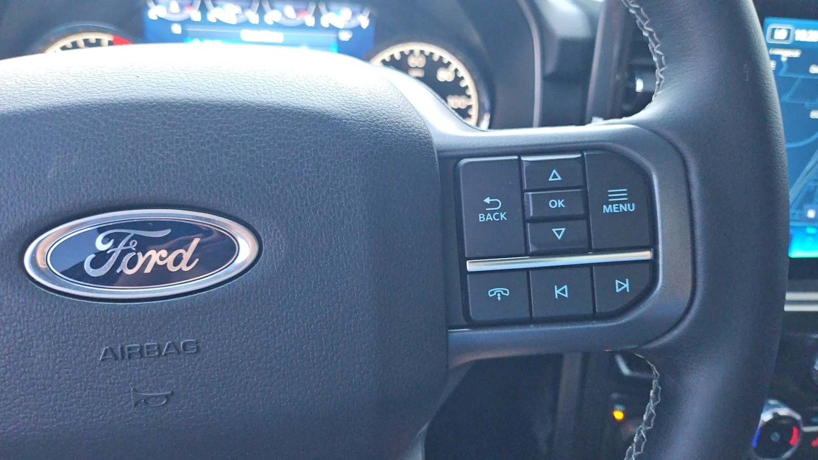 Used 2023 White Ford XLT image 18