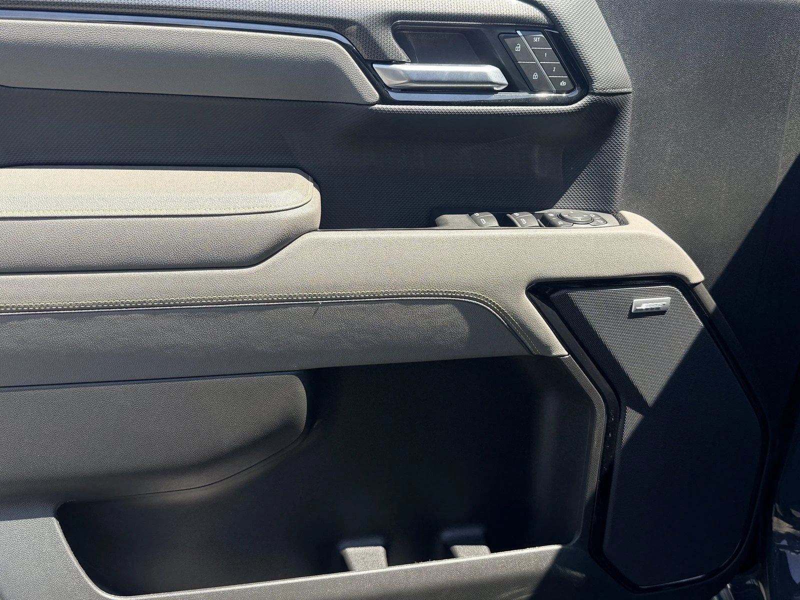 Used 2025 Cypress Gray Chevrolet ZR2 image 19