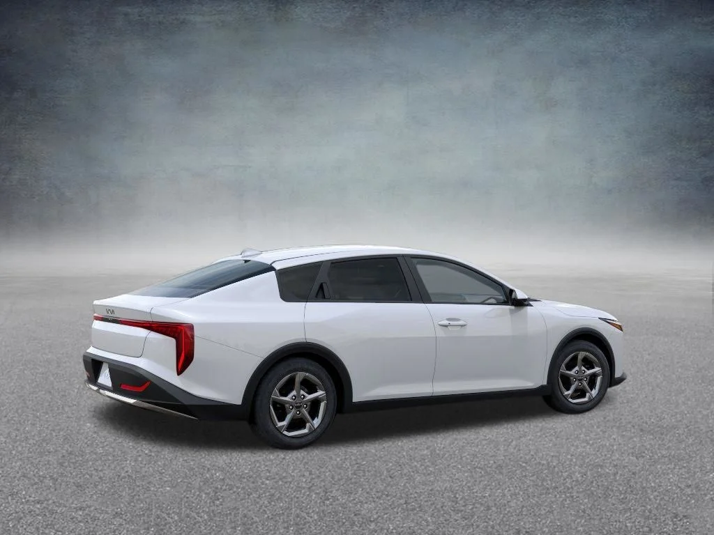 Used 2026 White Kia LXS image 6