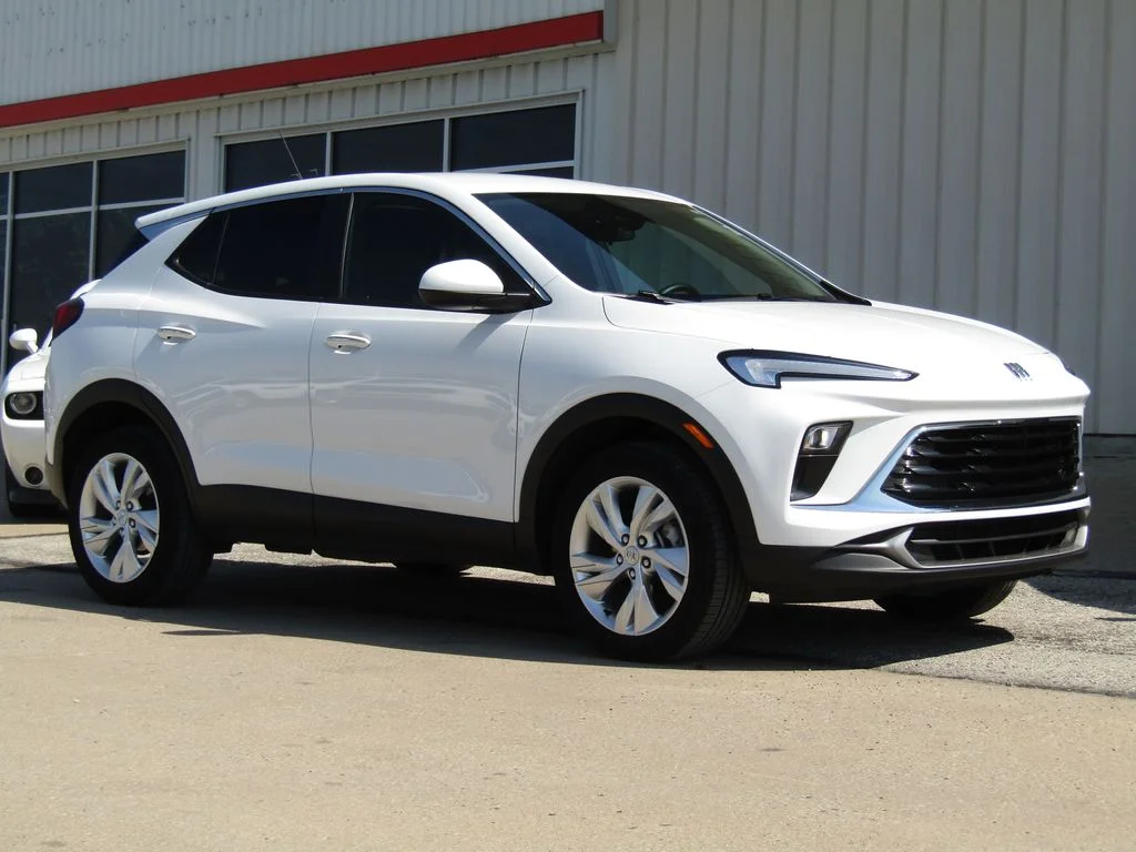Used 2025 White Buick Preferred image 1