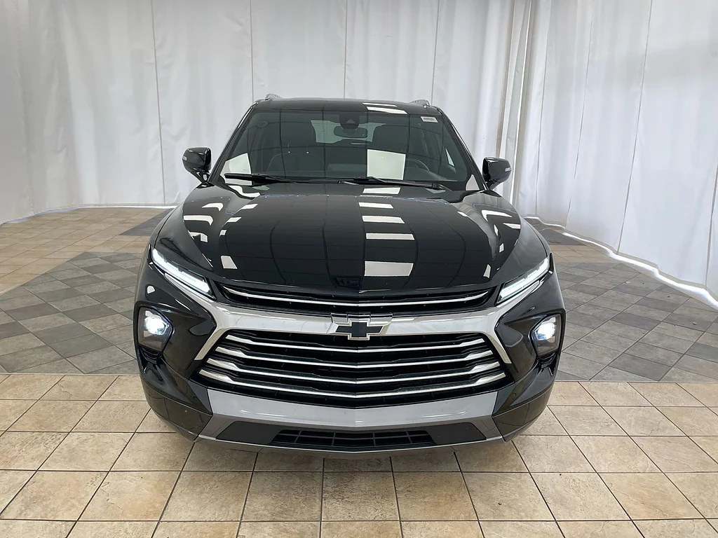 Used 2023 Black Chevrolet Premier image 31