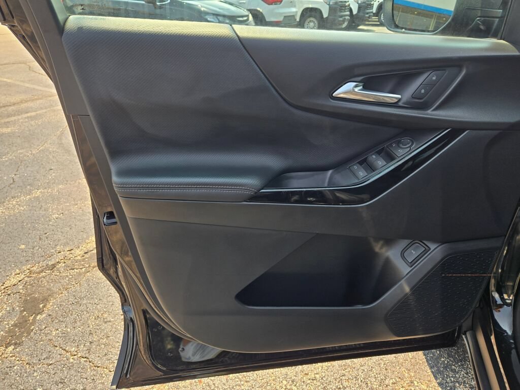 2027 Chevrolet Equinox LT - Photo 18