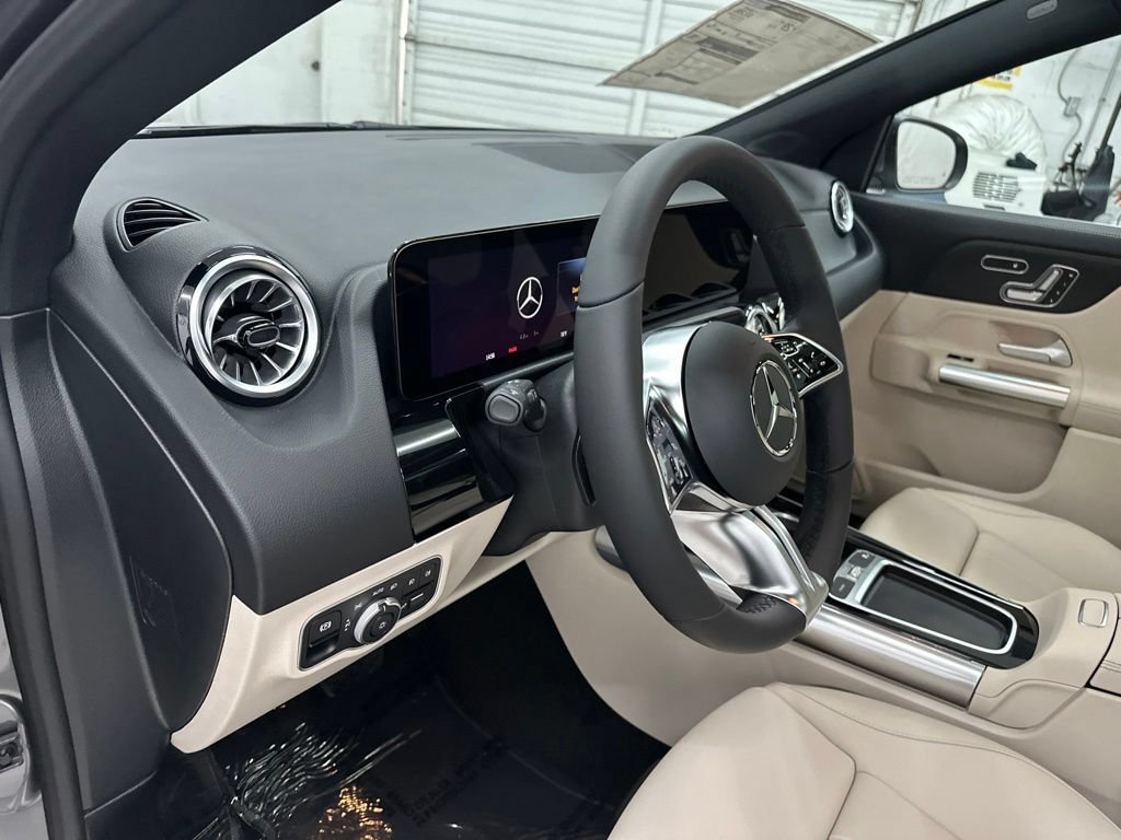 New 2026 Mountain Grey Metallic Mercedes-Benz GLA 250 image 43