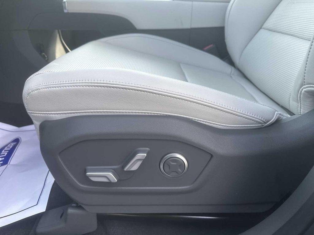 2026 Hyundai Santa Fe Limited - Photo 25