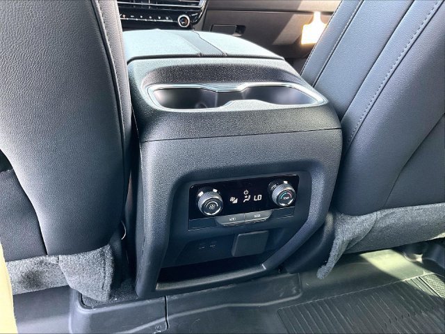 New 2027 Mosaic Black Metallic Chevrolet Z71 image 17