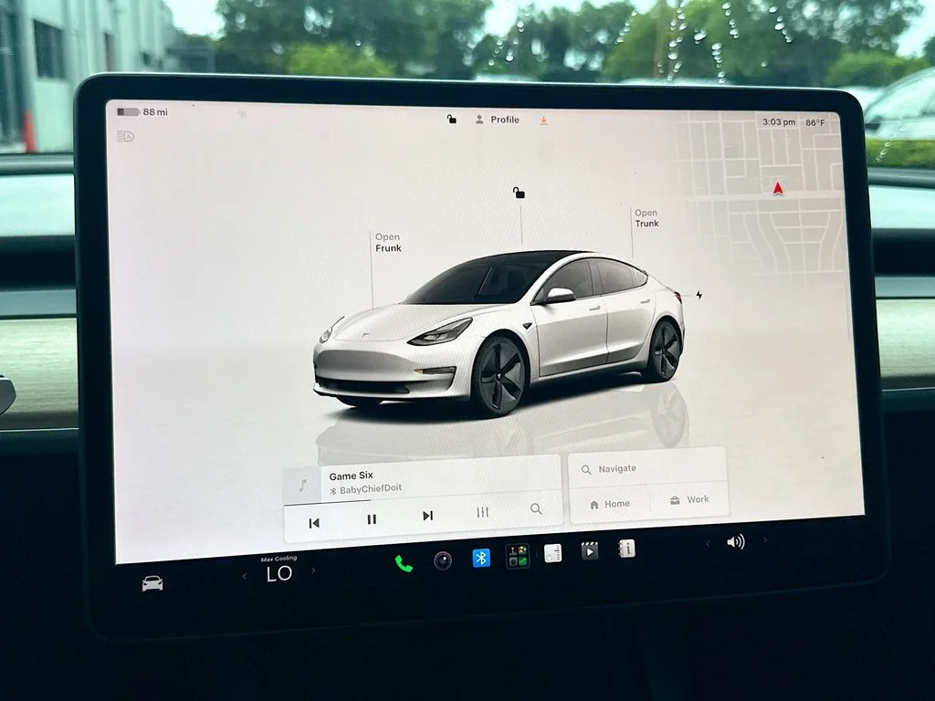 Used 2023 White Tesla Base image 13