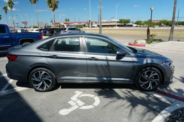 New 2026 Platinum Gray Metallic Volkswagen SEL image 4