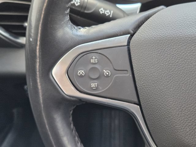 Used 2021 SILVER ICE METALLIC Chevrolet LT Cloth image 24